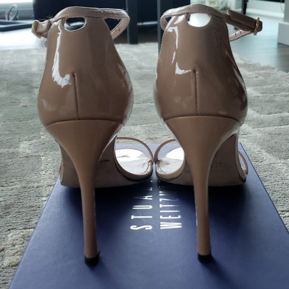 Stuart Weitzman - Picture 4 of 9